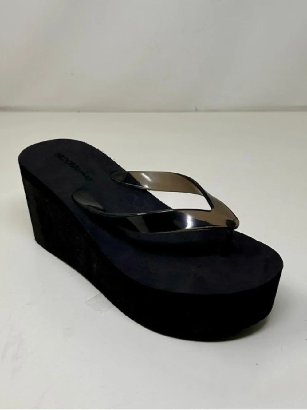 🖤 Black Platform Wedge Flip Flop Sandals | Minimalist Glam Summer Shoes 🖤 - Picture 6 of 7